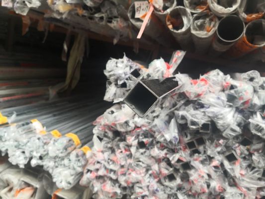 201 Polonya Yüzey Paslanmaz Dikdörtgen Boru, Endüstriyel Çelik Boru HL Bitmiş